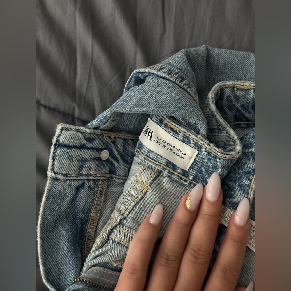 Zara High Rise Distressed Mom Jean - Picture 3 of 3
